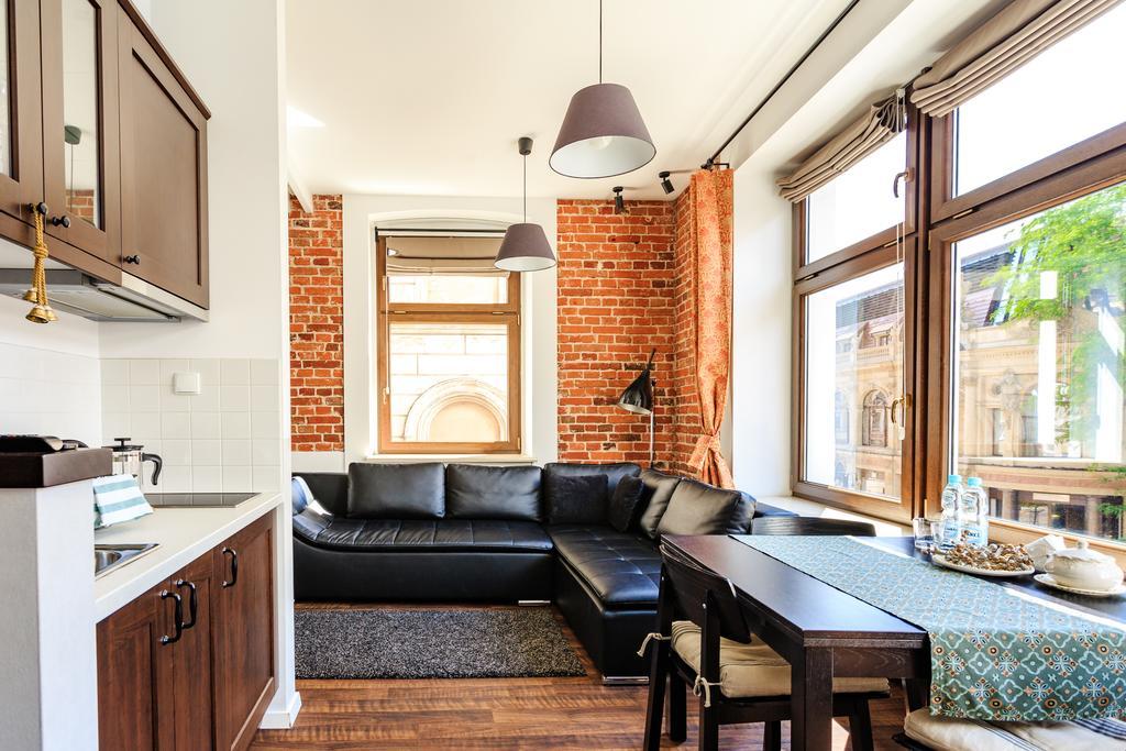 St. Dorothys Hostel - Apartments Вроцлав Экстерьер фото