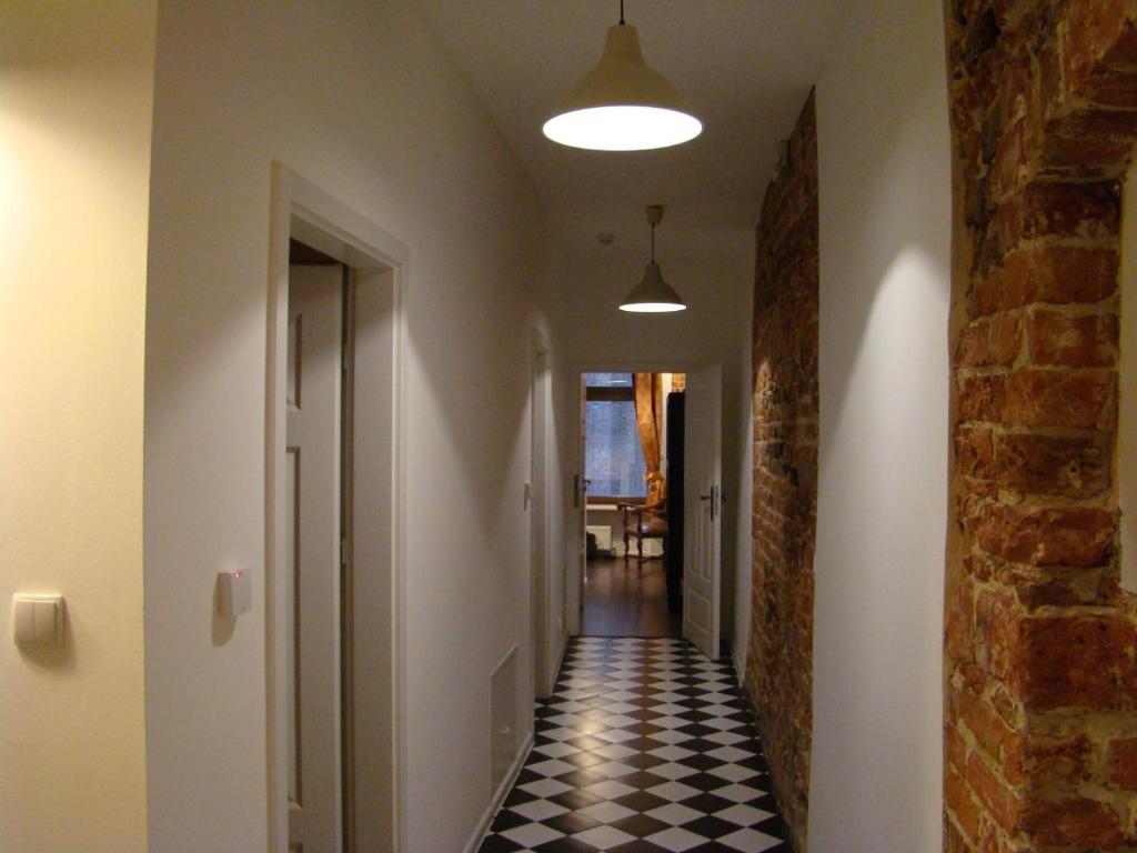 St. Dorothys Hostel - Apartments Вроцлав Экстерьер фото
