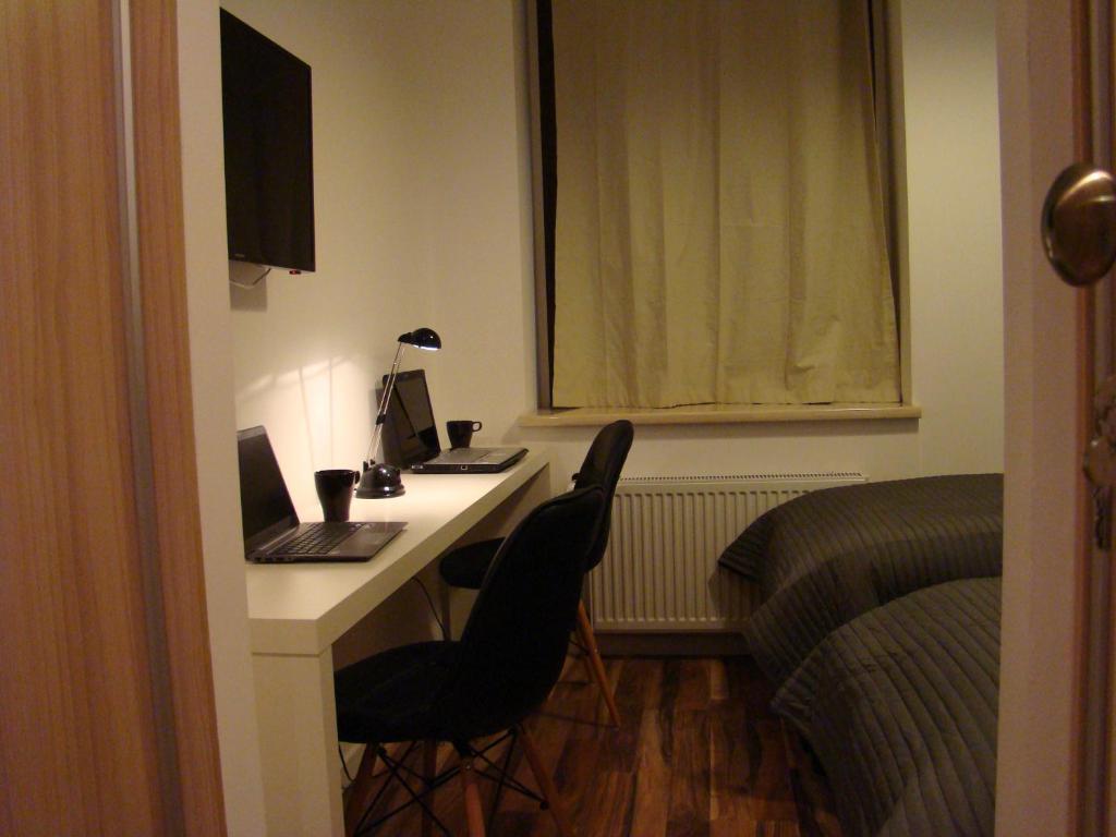 St. Dorothys Hostel - Apartments Вроцлав Номер фото