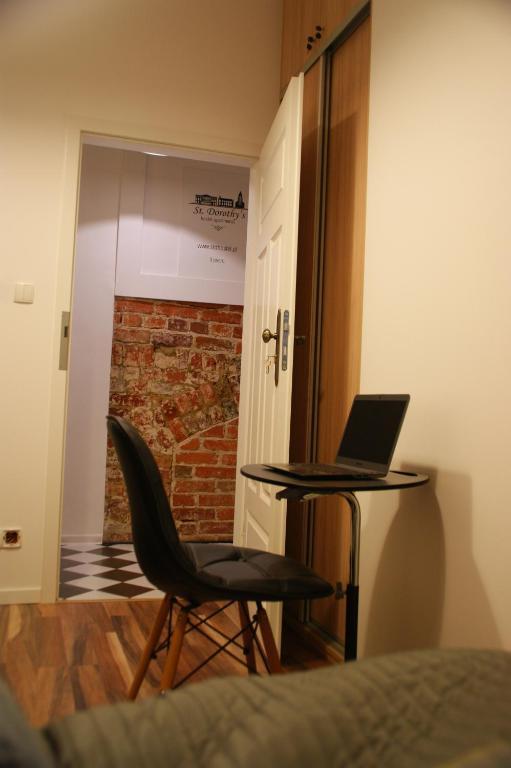St. Dorothys Hostel - Apartments Вроцлав Номер фото