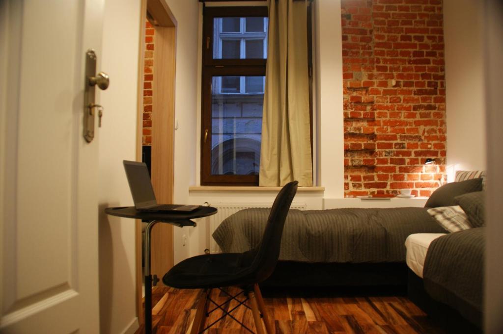 St. Dorothys Hostel - Apartments Вроцлав Экстерьер фото